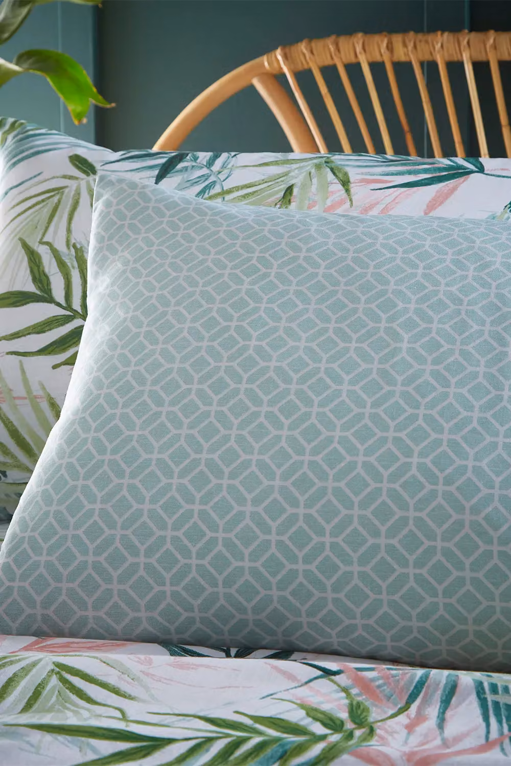 Furn Bali Palm Botanical Reversible Floral Duvet Cover Set in Green and Pink, W/D/H: 90 x 200 cm – 2