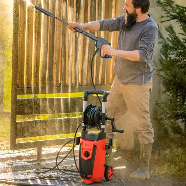 Outsunny 1800 W 150 Bar Pressure Washer with Adjustable Nozzle, Red