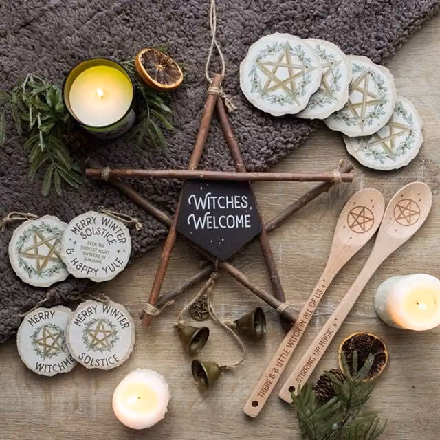 KDMK Witches Welcome Rustic Pentagram Hanging Wood Wall Plaque with Bells in Gold