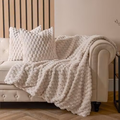 OHS Pack of 2 Faux Fur Waffle Cushion Covers in Beige, W/D/H: 45 x 45 x 45 cm