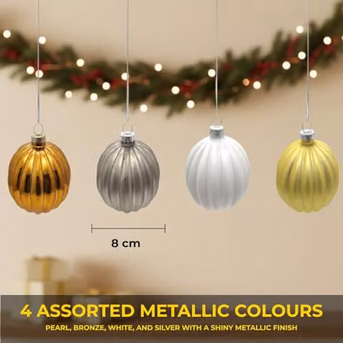 Shatchi 12-Piece Set of Modern Geometric Glass Baubles in White and Silver, Diameter: 8 cm – 3