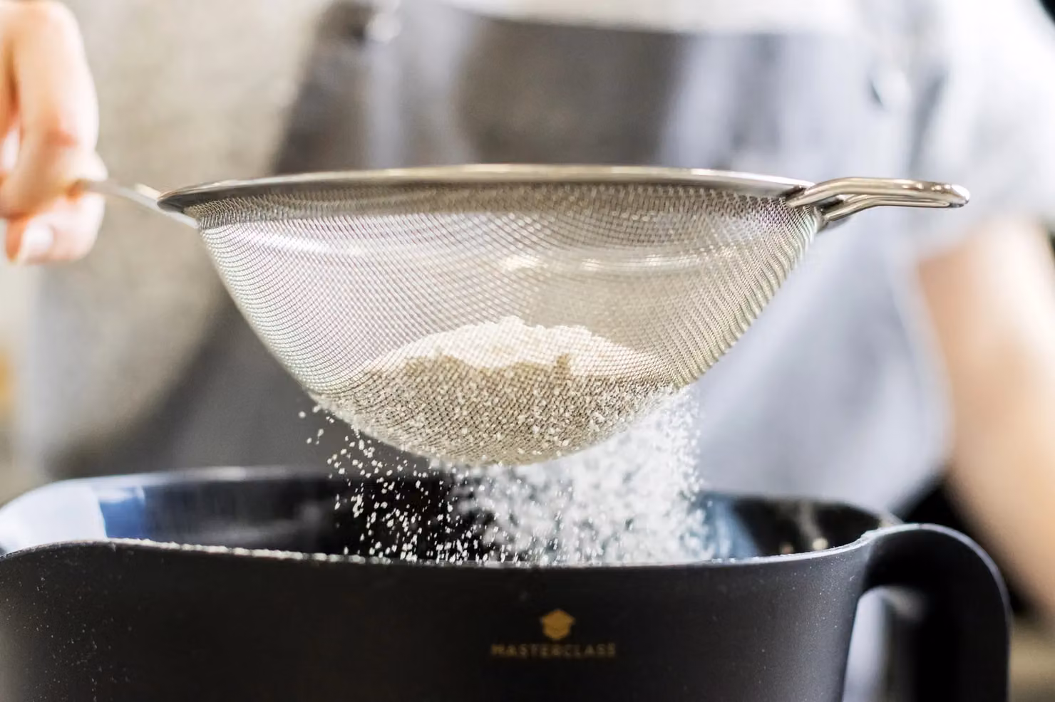 MasterClass Fine Mesh Stainless Steel Sieve in Silver, 20.5cm – 2