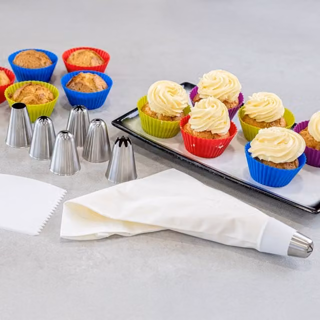 KitchenCraft Icing Nozzles with White Nylon Piping Bag and Stainless Steel Tips