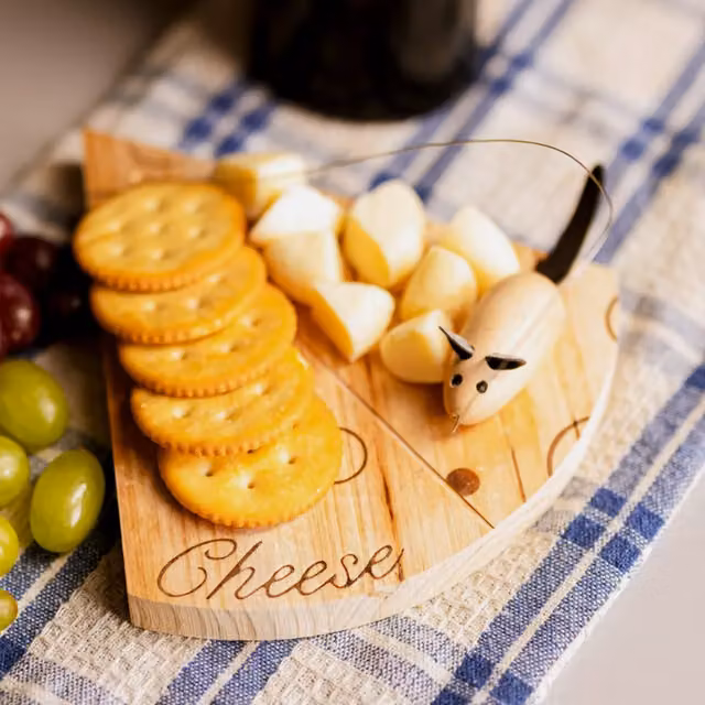 Marco Paul Wooden Heart Shaped Cheese Board with Mouse in Brown