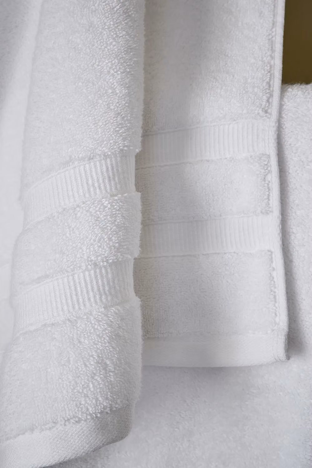 CHRISTY Signum 8 Piece Heavyweight 100% Combed Cotton Towel Bundle in White – 3