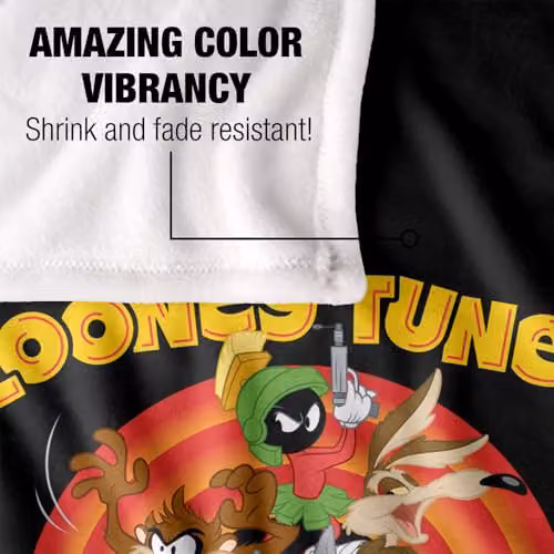 Warner Bros. Looney Tunes That's All Folks Super Soft Silky Touch Fleece Throw Blanket, Multicolour, W/D/H: 91 x 147 cm – 3