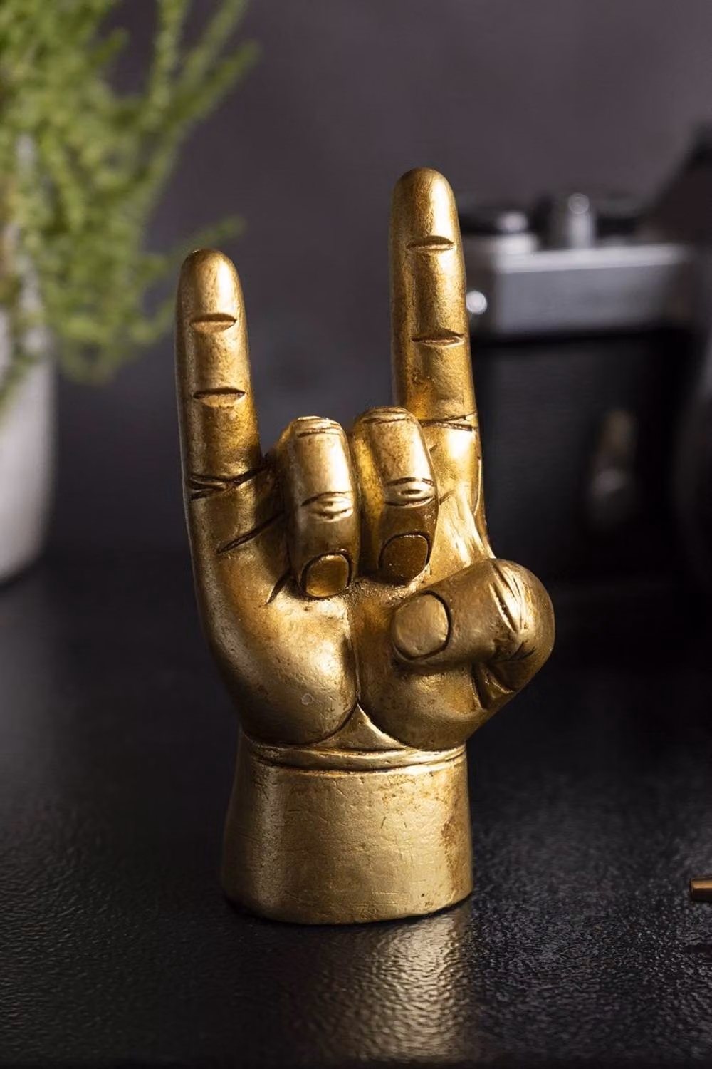 Suck UK Rock On Bottle Stopper and You Rock Desk Accessory Set in Gold – 4