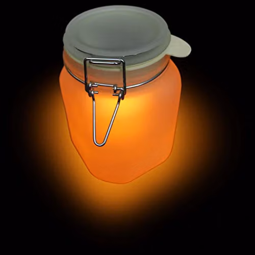 Suck UK Sun Jar Solar Powered LED Garden Light in White or Yellow – 2