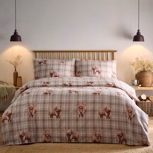 Portfolio Home Highland Cow Checked Duvet Cover and Pillowcase Set in Beige and Brown, W: 140 cm, L: 200 cm