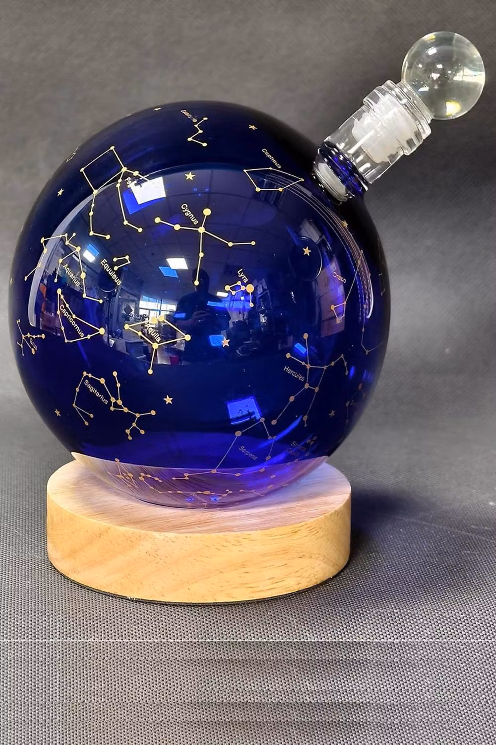 Bar Originale Constellation Globe Decanter with Colour Changing Light in Blue – 6
