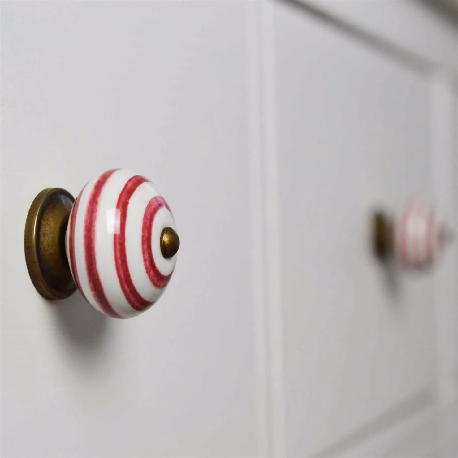Nicola Spring Round Ceramic Cabinet Knob in Red – 4