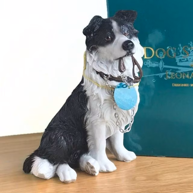 Leonardo Walkies Dog Studies Animal Crackers Border Collie Figurine in Black and Multicolour