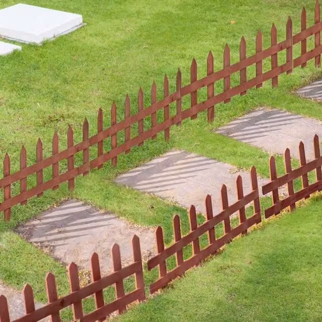 Outsunny Pack of 12 Rustic Brown Wooden Ornamental Garden Border Fences