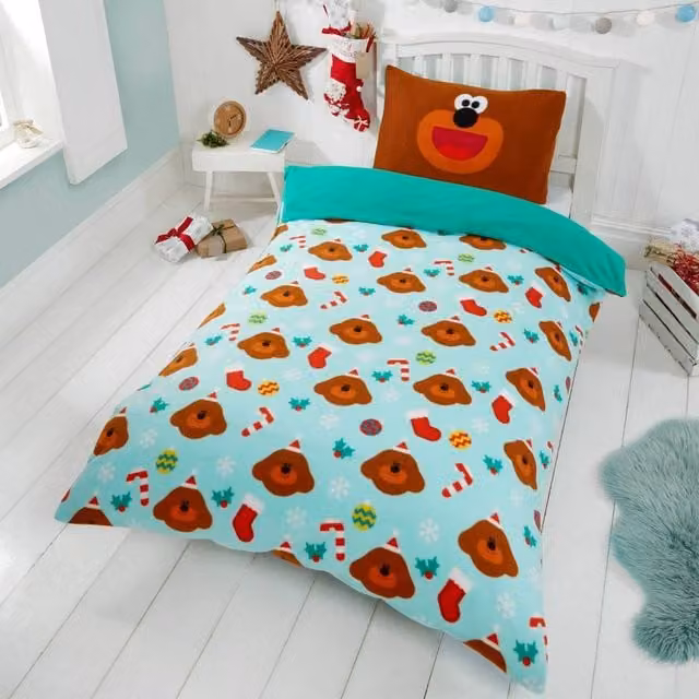 OHS Kids Hey Duggee Reversible Soft Fleece Duvet Cover and Pillowcase Set, Multicolour, W/D/H: 90 x 200 cm – 1