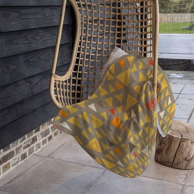 Benjamin Tate Design Yellow and Brown Geometric Triangles Fleece Blanket, W/D/H: 120 x 150 cm – 1