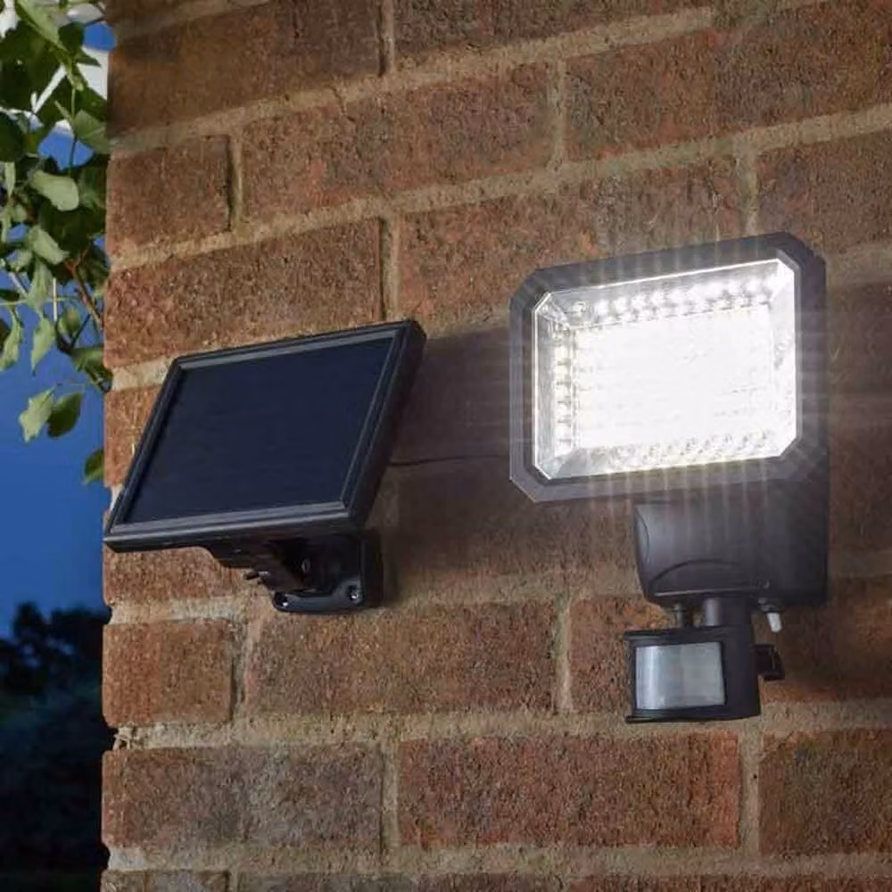 Smart Garden Products Millennium Solar Powered LED Floodlight with PIR Motion Sensor in Black – 3