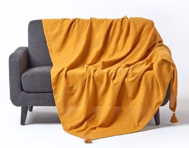 Homescapes Cotton Rajput Ribbed Throw in Yellow, W/D/H: 360 x 255 cm – 1