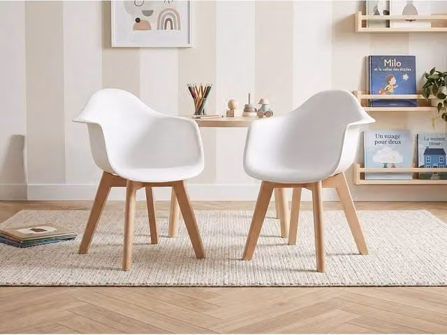 Vente-unique Set of 2 White Children's Chairs with Armrests in Polypropylene and Beech Wood, W/D/H: 41.5 x 31 x 60 cm