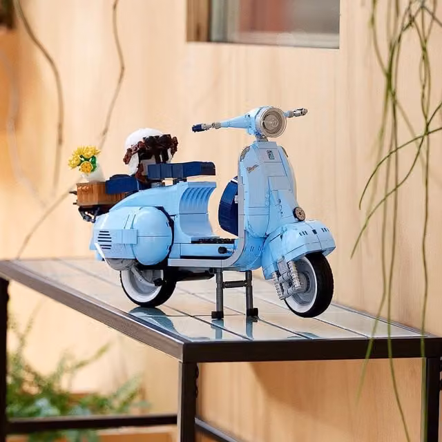 LEGO Vespa Blue Creative Vehicle Building Set
