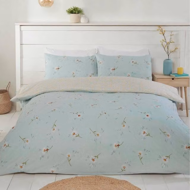 Rapport Home Daisy Floral Polycotton Duvet Set and Pillowcase in Blue