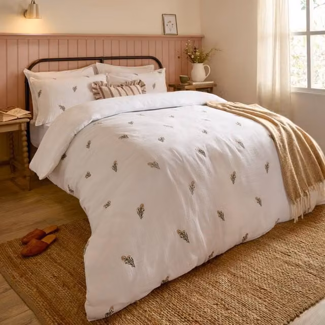 Wylder Josephine Floral Embroidered 100% Cotton Muslin Duvet Cover and Pillowcase Set, White, W: 180 cm, H: 200 cm – 1