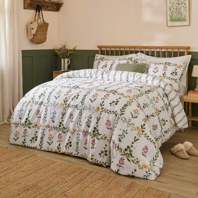 Make it a Home Reversible Floral Cotton Duvet Cover Set in Green and White, 200 x 200 cm