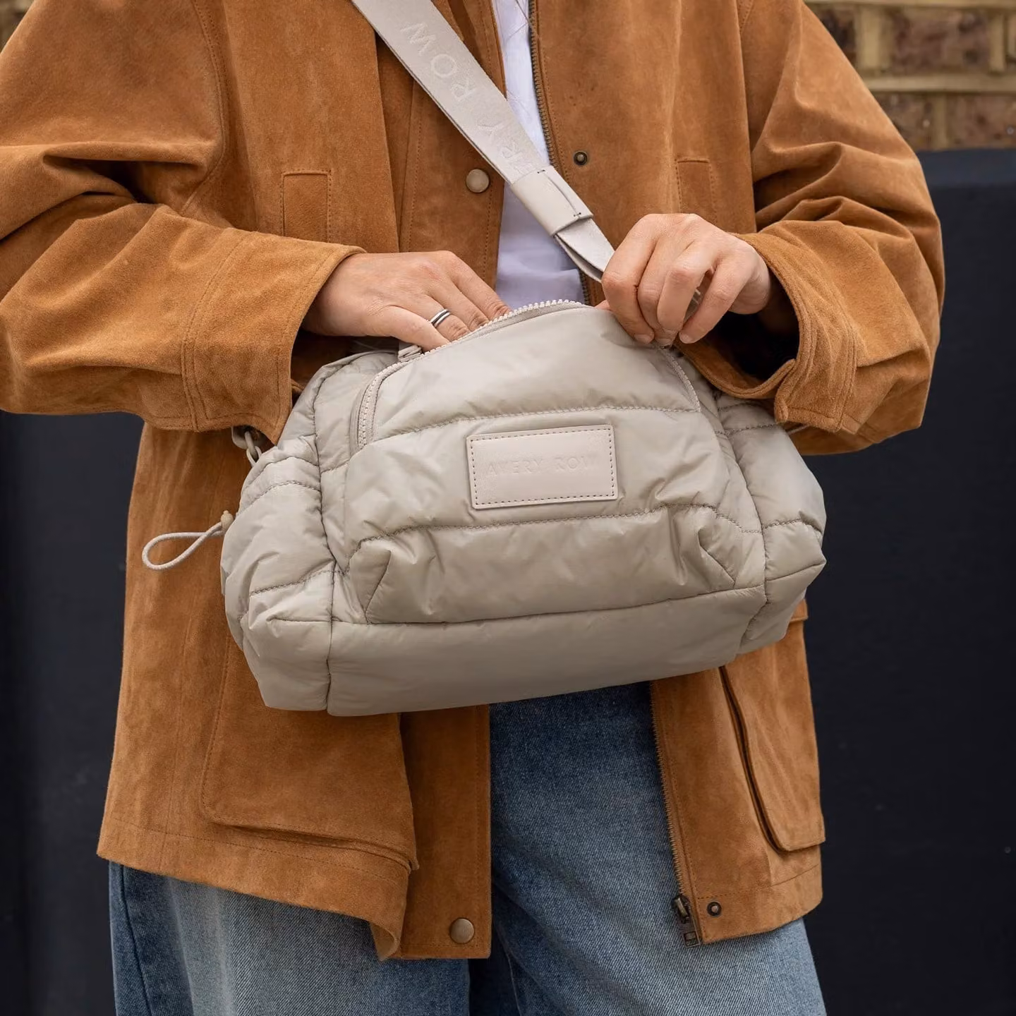 Avery Row Messenger Crossbody Pram Organiser Bag in Beige – 2