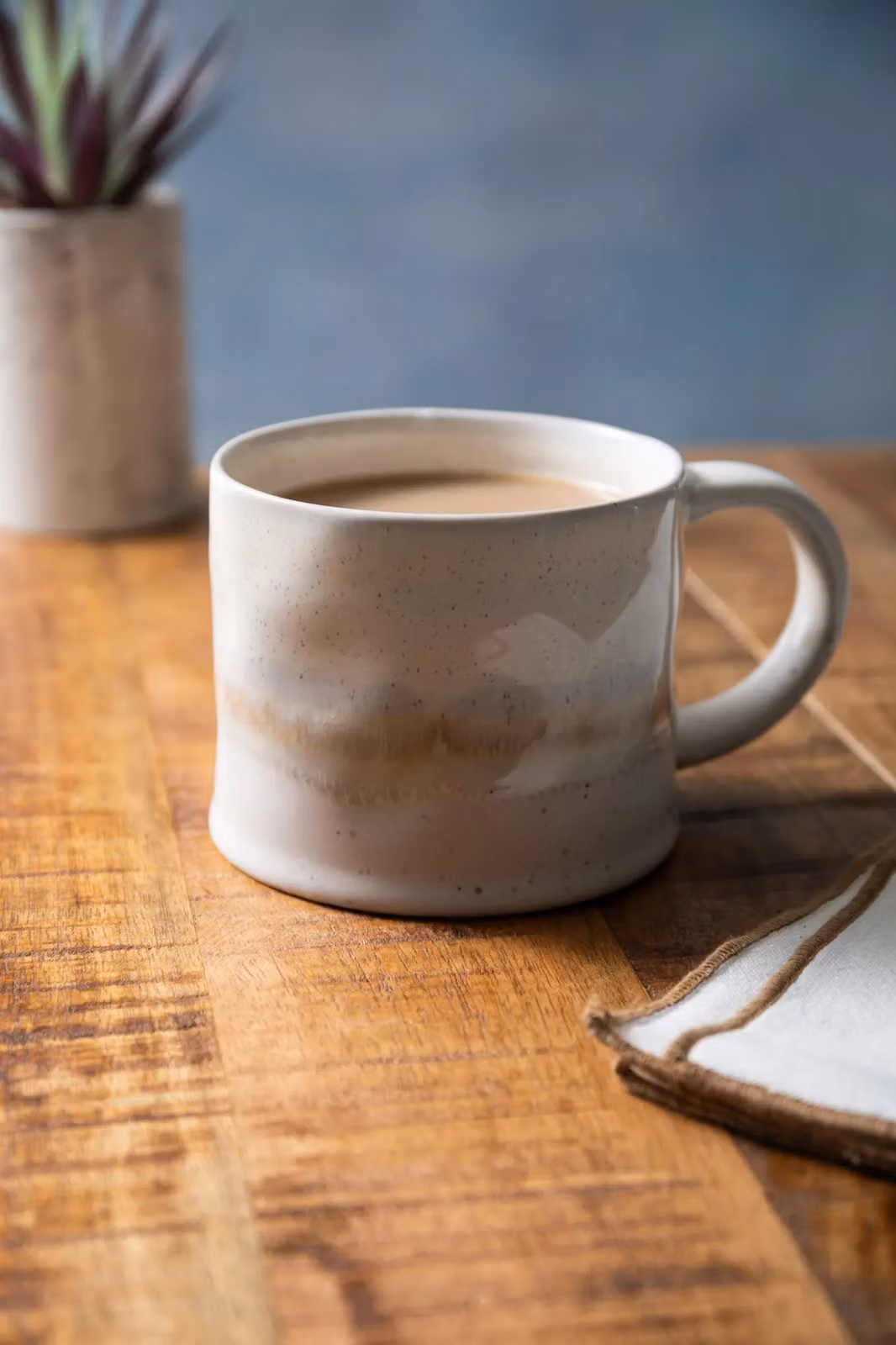 Mikasa White Stoneware Mug, 450ml – 2
