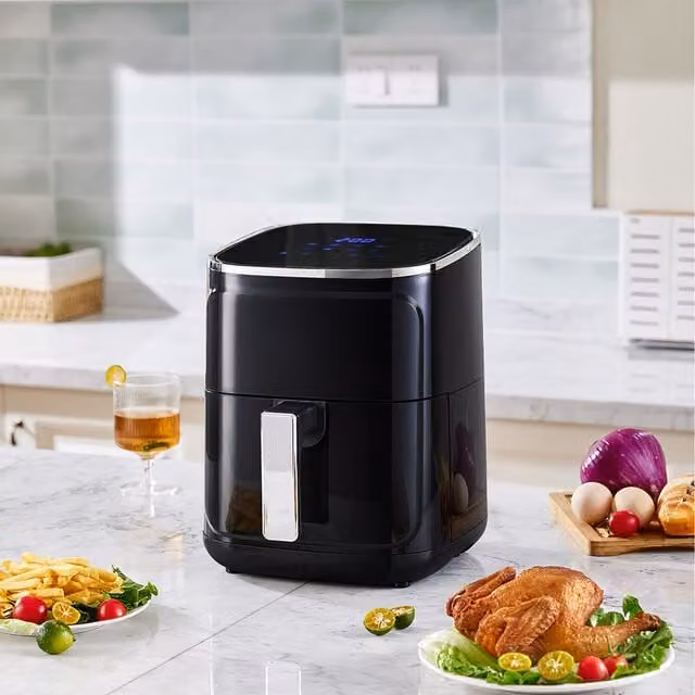 Komore 4.7L Hot Air Digital Display Air Fryer in Black