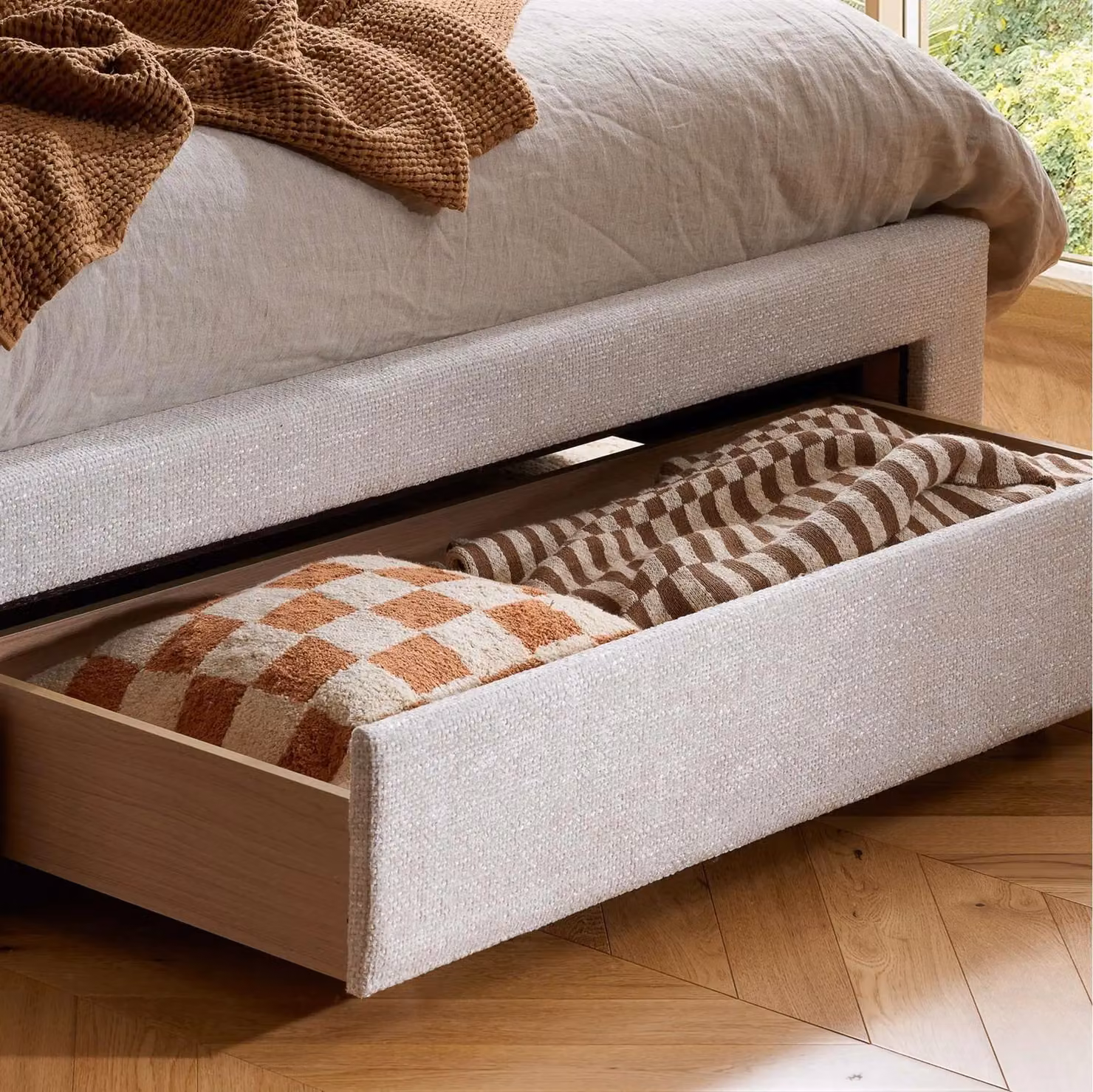 Birlea Arabella Grey Velvet Fabric and Wood Double Storage Bed Frame with Drawers, 140 x 200 cm – 2