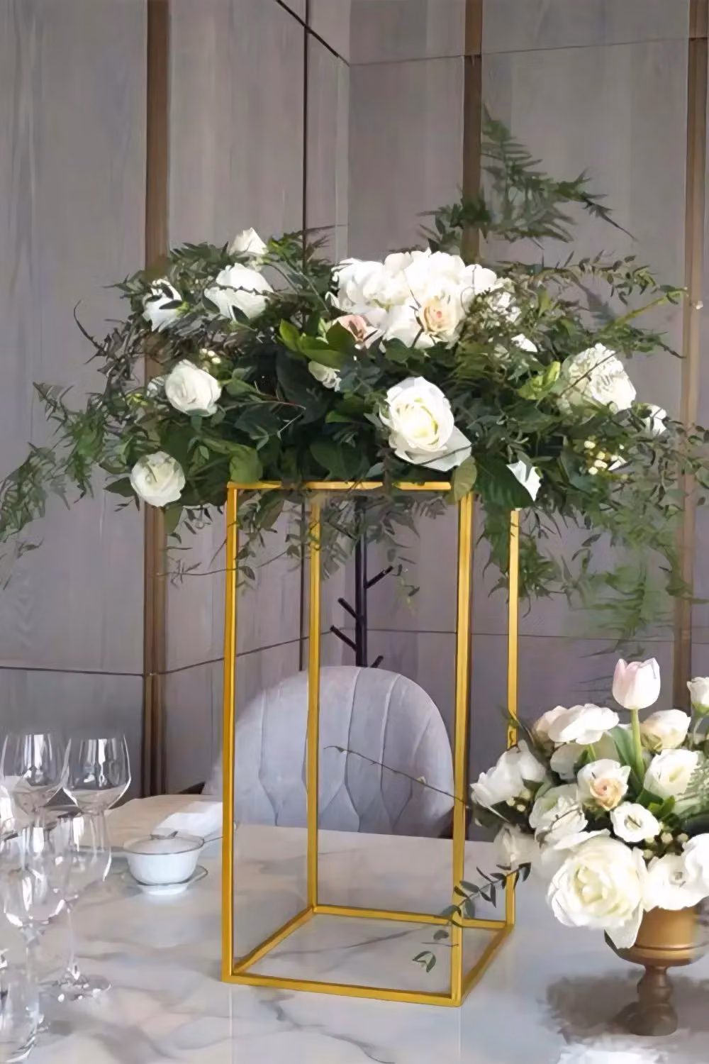 Living and Home Gold Metal Rectangular Detachable Wedding Flower Stand, W/D/H: 21 x 21 x 40 cm – 2