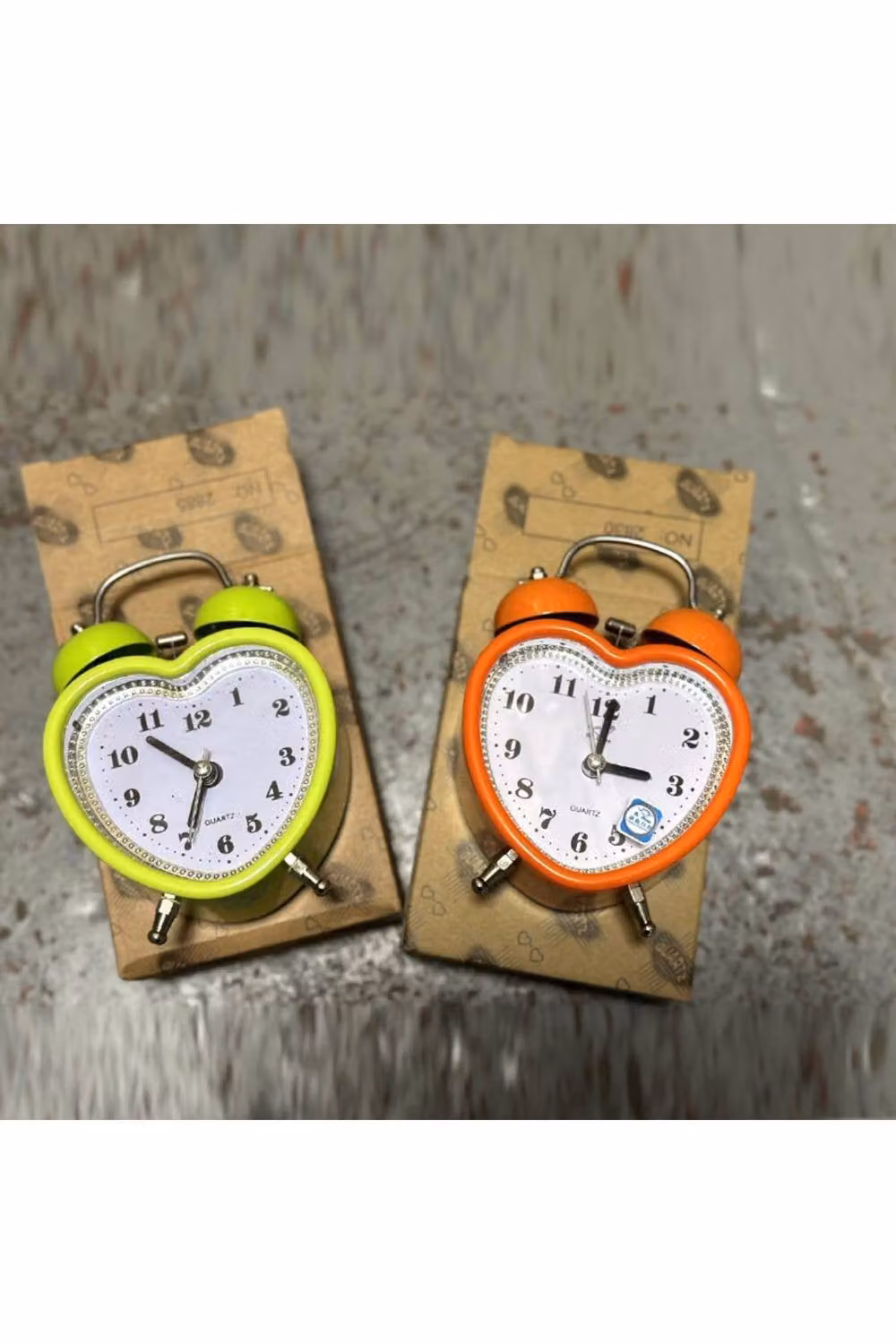 KDMD Retro Heart Shape Silent Twin Bell Alarm Clock in Lime Green – 2