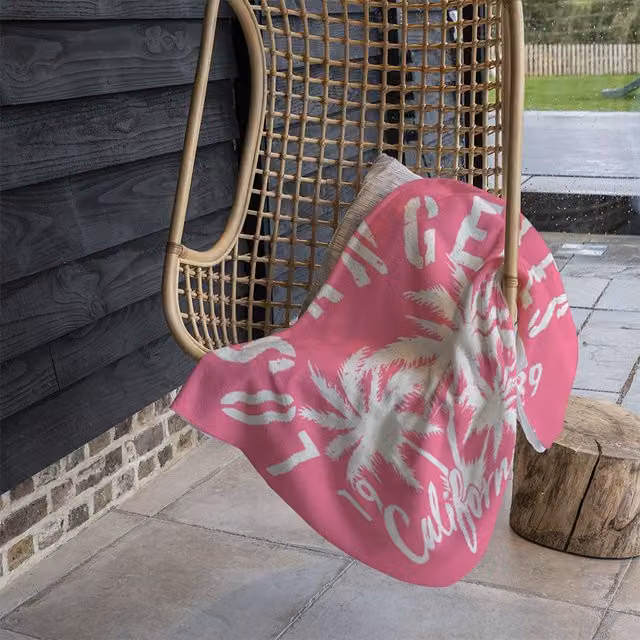 Benjamin Tate Design Los Angeles California Fleece Blanket in Pink and Beige, W/D/H: 120 x 150 cm – 1