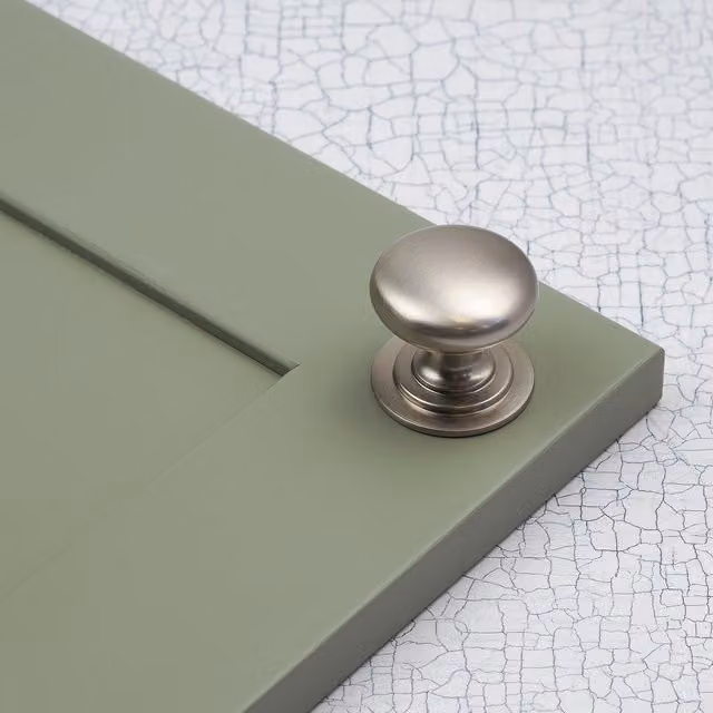 Classic Shaker Cup Handle in Brushed Nickel Zinc Alloy