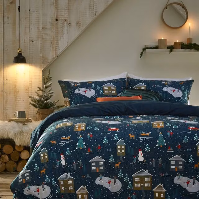 Furn Winter Pines Reversible Fleece Duvet Cover and Pillowcase Set in Navy Blue – 1