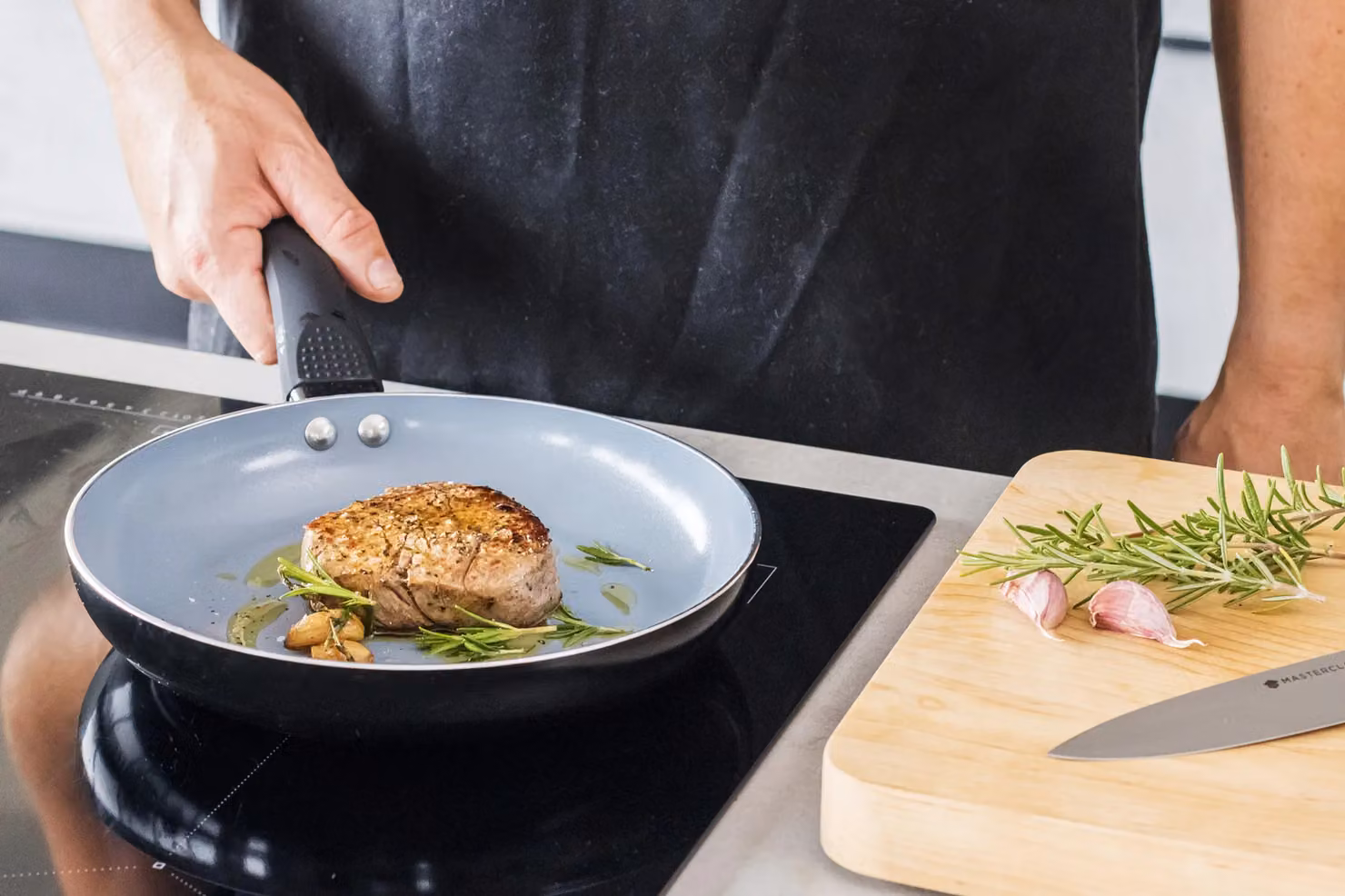 MasterClass Ceramic Non-Stick Frying Pan, 24cm, Black or Grey – 3