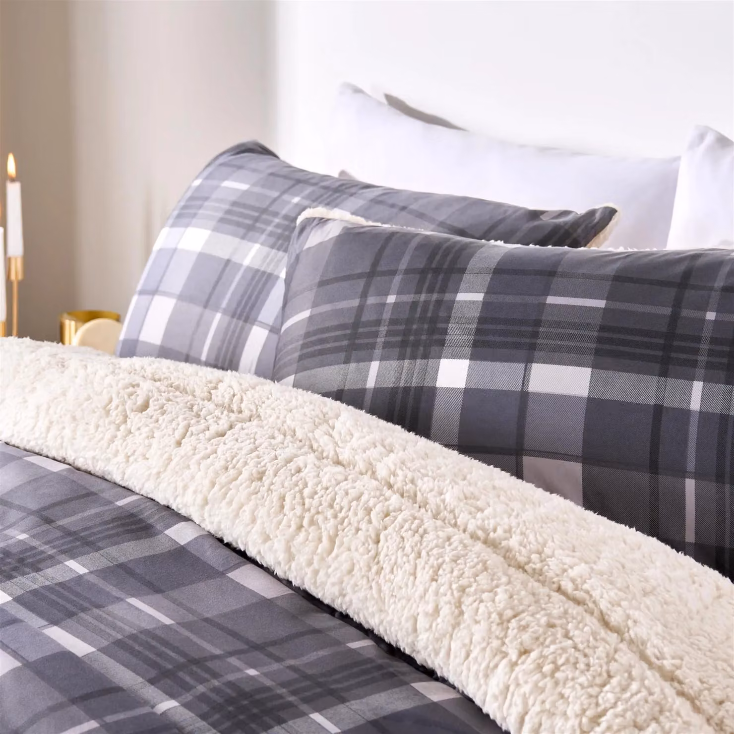 OHS Grey Tartan Check Sherpa Reversible 10.5 Tog Coverless Duvet and Pillowcase Set, King Size – 2