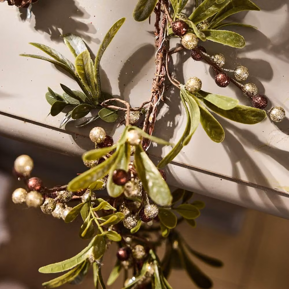 Dibor Copper Mistletoe Light Up Christmas Table Decor Garland, 1.6m, Gold, Copper, Multicolour and Green – 3