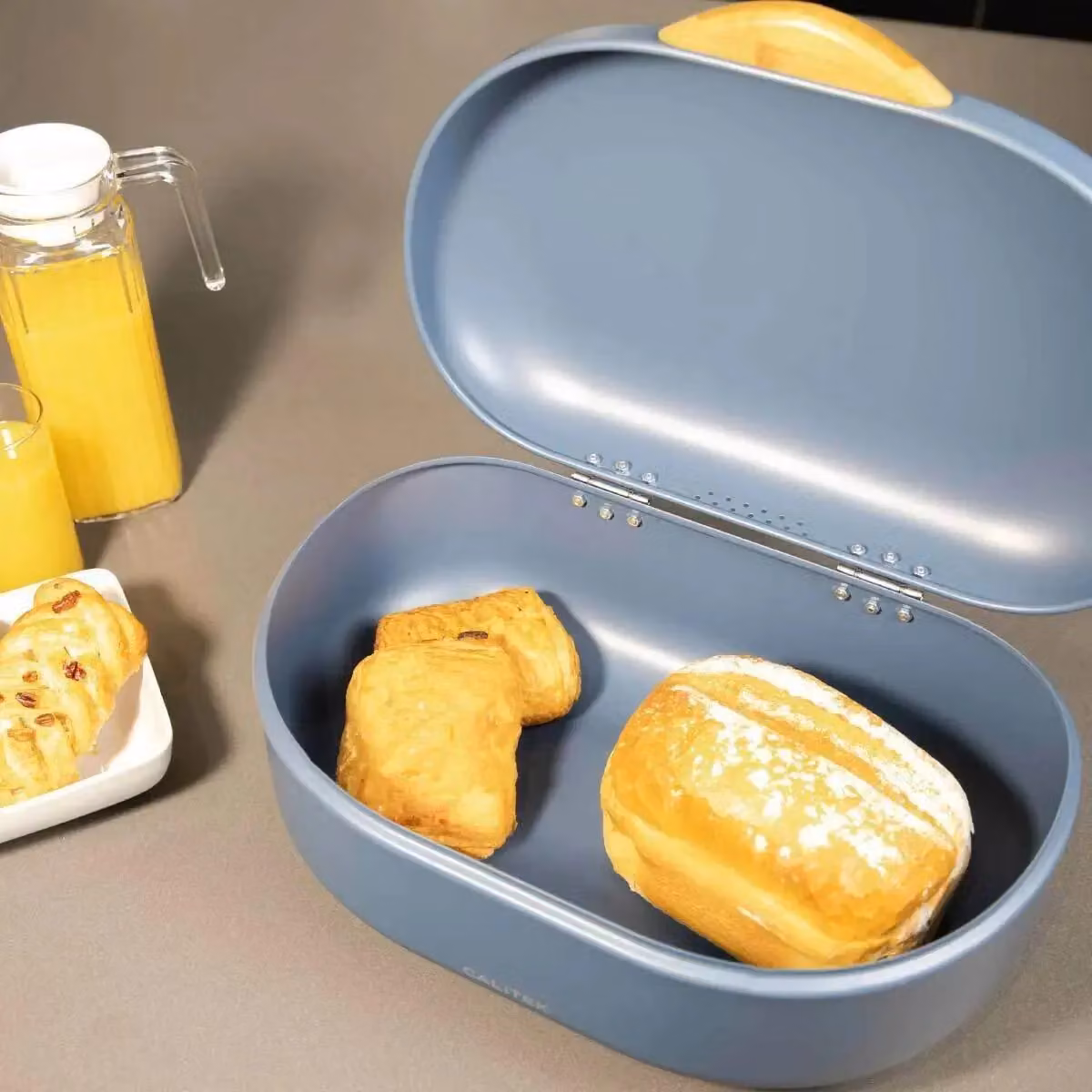 Calitek Blue Carbon Steel Ventilated Bread Bin with Bamboo Feet – 3