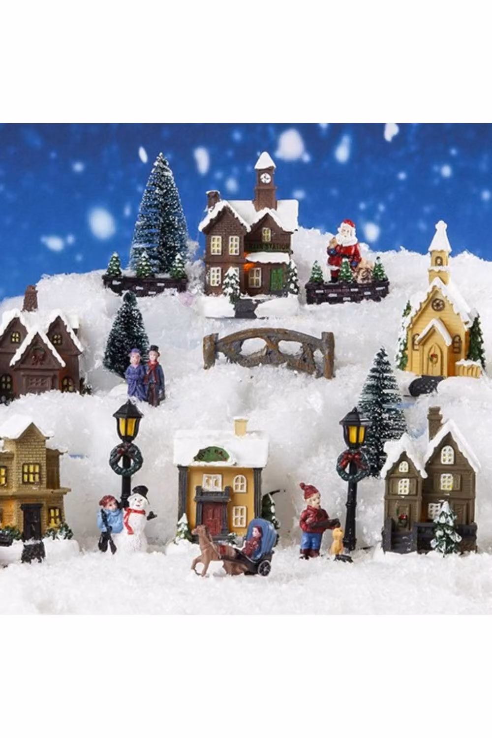 KDMD Mini Village Scene Set 25 Pack, Multicolour Plastic Christmas Tabletop Decorations – 3