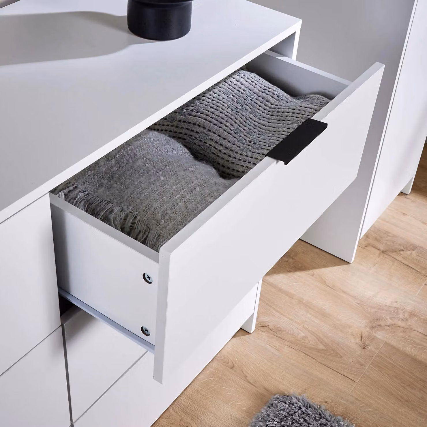 Home Source 6 Drawer Bedroom Chest in White – 3