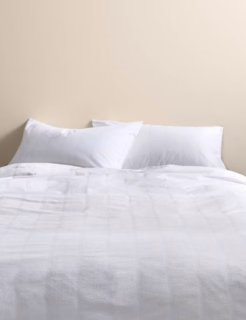 M&S White Striped Seersucker Pure Cotton Duvet Cover, W: 140 cm, H: 200 cm