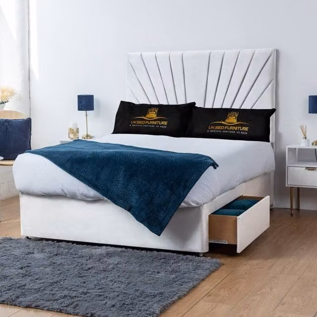 UK Bed Furniture Sunrise Divan Bed with 4 Drawers and 26 Inch Headboard in White, Size: Double (W/D/H: 140 x 200 x 66 cm)