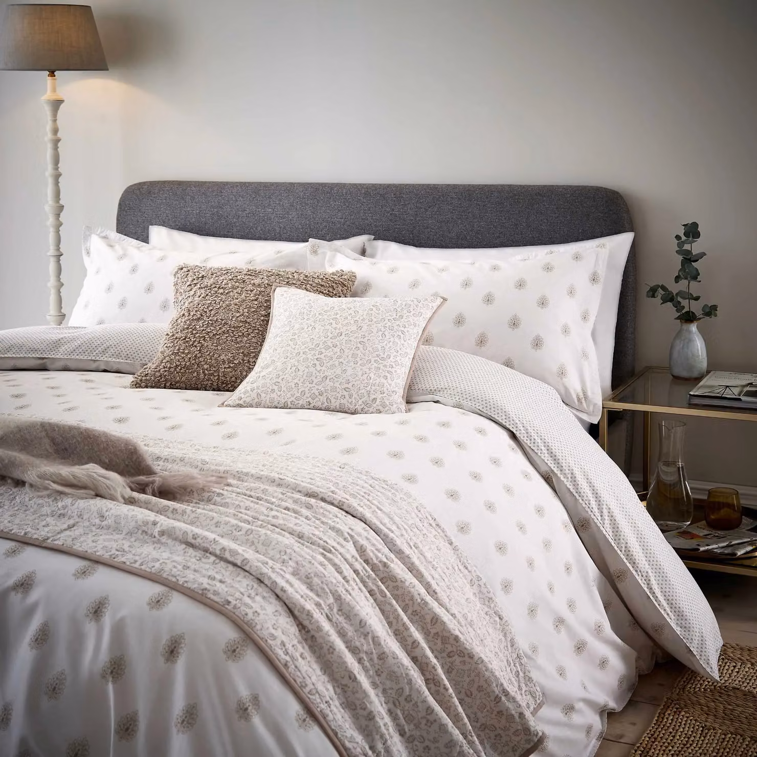 Murmur Lydia Quilted Linen and Cotton Floral Throw in White and Beige – 2