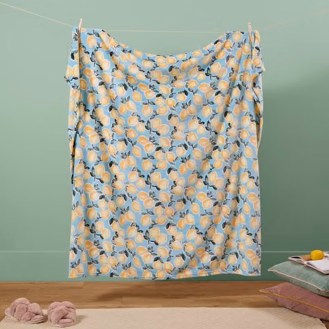 Riva Home Blue Floral Fleece Throw, W: 130 cm, D: 150 cm