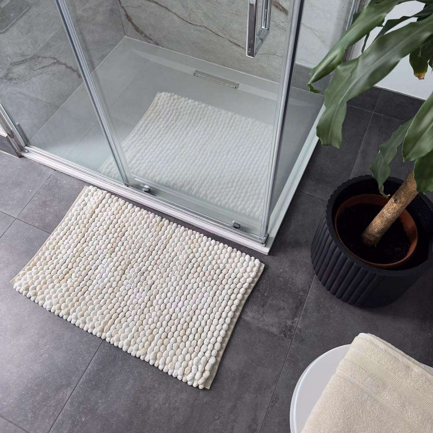 Allure Bath Fashions Marl Chunky Bobble Non Slip Bath Mat in Beige – 3