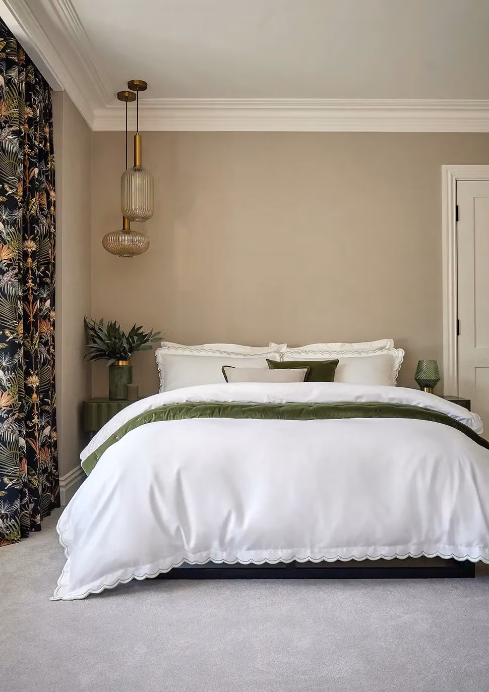 Christy Scallop Edge Cotton Sateen Duvet Cover and Pillowcase Set in Green, W/D/H: 200 x 200 cm – 2