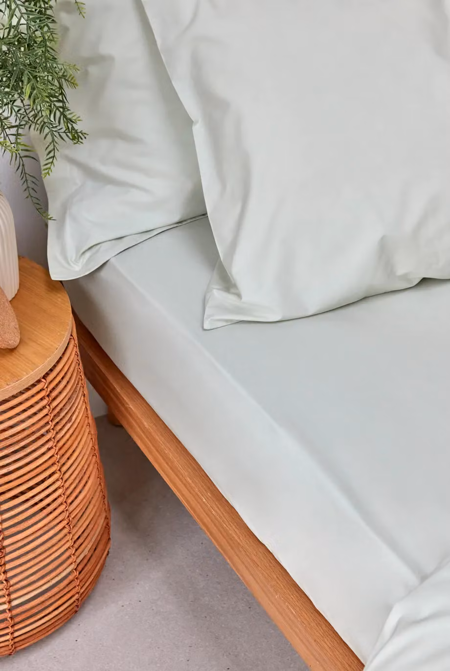 CHRISTY Pure Cotton Percale Fitted Sheets in Green, W/D/H: 180 x 200 cm – 3