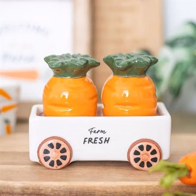 KDMK Ceramic Carrot Shaker Set in Wagon, Multicolour and Yellow