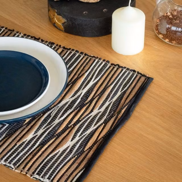 KDMK Handcrafted Water Hyacinth Placemat with Black and White Graphic Waves